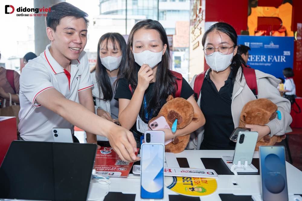 D.Educare của Di Động Việt mang cả thế giới công nghệ ‘đổ bộ’ Vinschool và HIU: Từ iPad, MacBook, Samsung tới xe máy điện